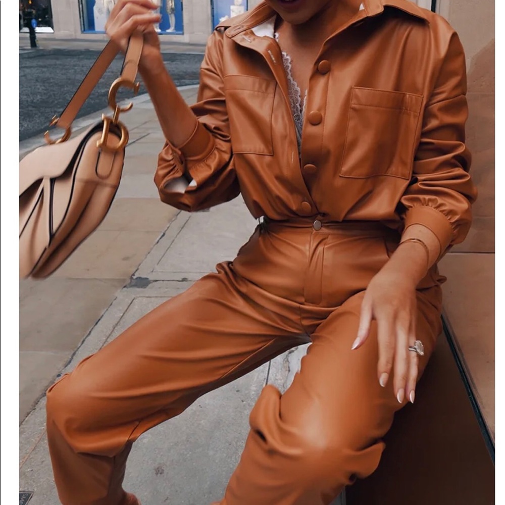 TAN 'KENSINGTON' leather-look outfit